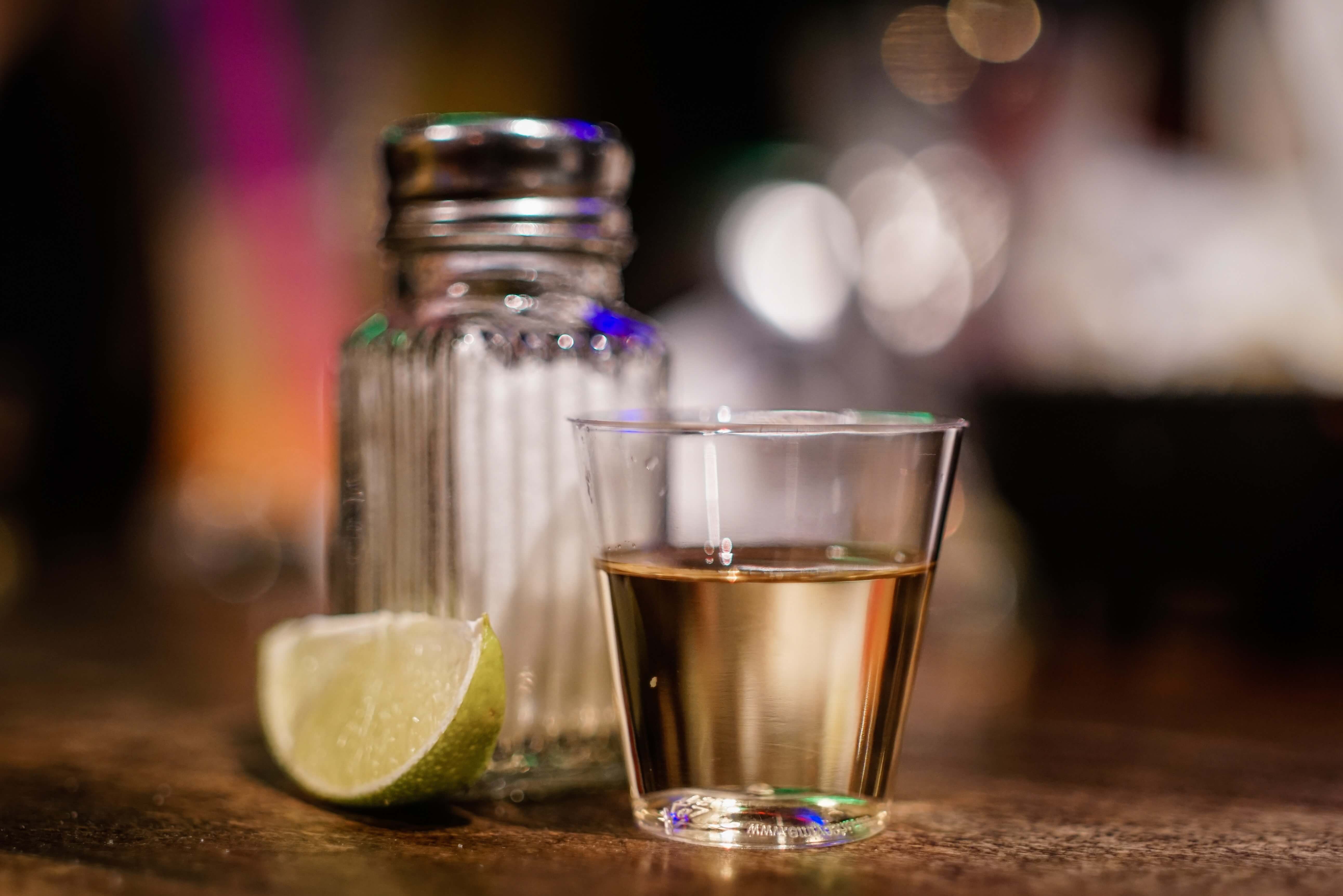 Bar scene with azul drink